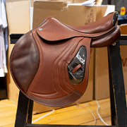 Седло конкурное 2Gs semi-deep seat Седло конкурное 2Gs semi-deep seat